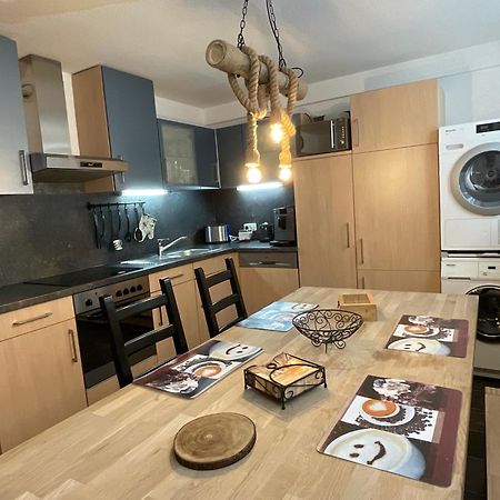 Messe-Apartment, 4 Schlafzimmer, 80 Qm, Garten - 6 Km Zur Messe, Verkehrsguenstig, Ruhig, Parkplaetze Nuremberg Extérieur photo
